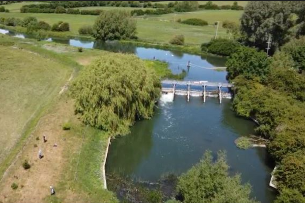 Shifford Weir on the river Thames Shifford Weir on the river Thames