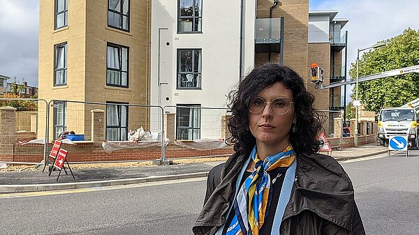 Layla Moran campaigning against unfair service charges