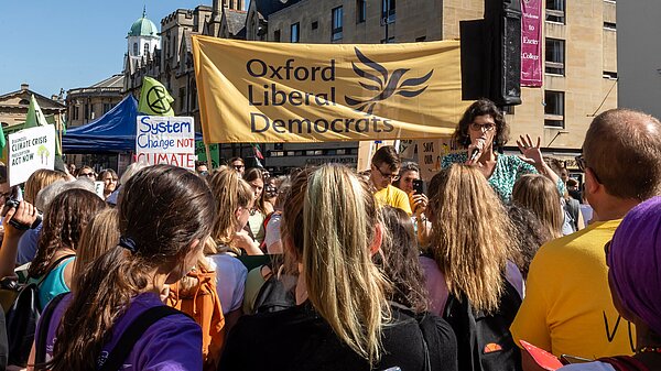 Layla Moran MP speaks to a crowd