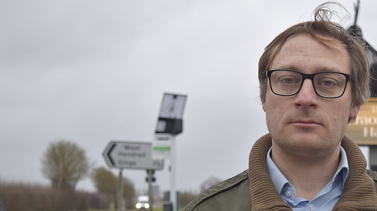 Olly on the A417